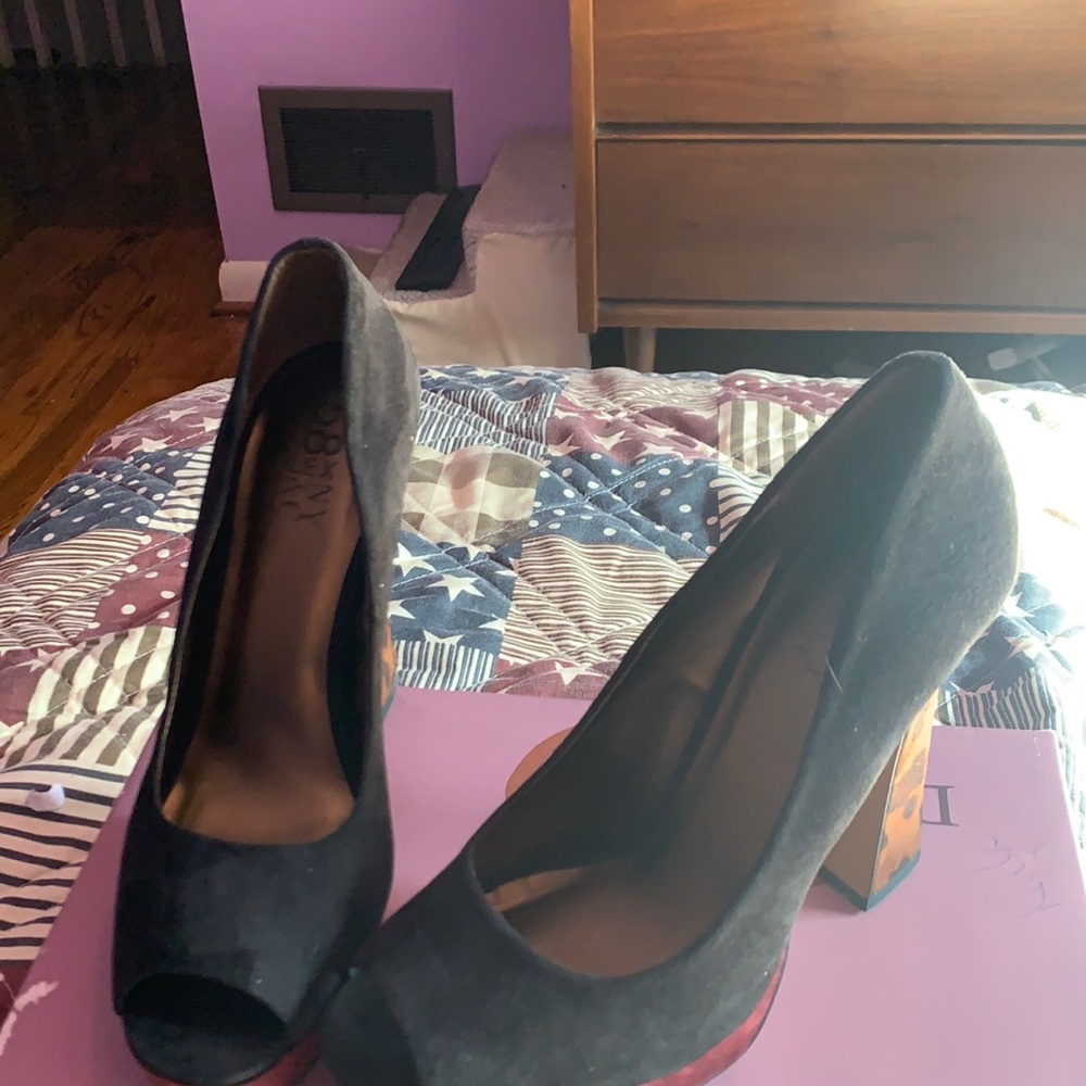 Black, Burgundy, animal print- used it once for a wedding